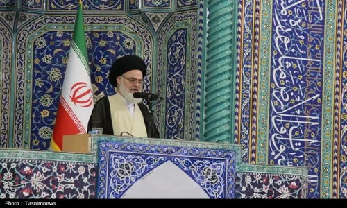 امام جمعه قم: آیا دولت برنامه‌ای جدی برای مهار گرانی‌ها دارد؟