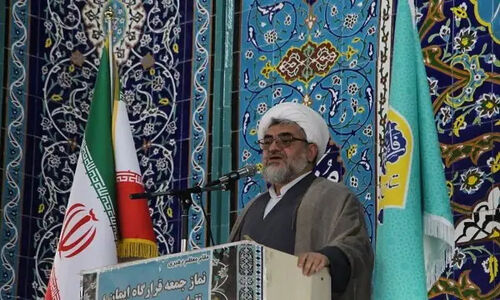 امام جمعه الوند هشدار داد: جنگ گرانی را فقط با انسجام فرهنگی و اقتصادی می‌توان شکست داد!