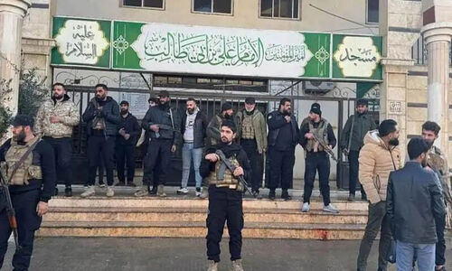 انفجار مرگبار در مسجد امام علی (ع) حمص؛ 8 شهید و 18 زخمی، مسئولیت حمله با گروه تندرو سرایا انصار السنه