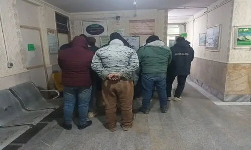 انهدام باند ۱۰ نفره حفاران غیرمجاز در فریمان؛ کشف تجهیزات عجیب و باروت در محل جرم