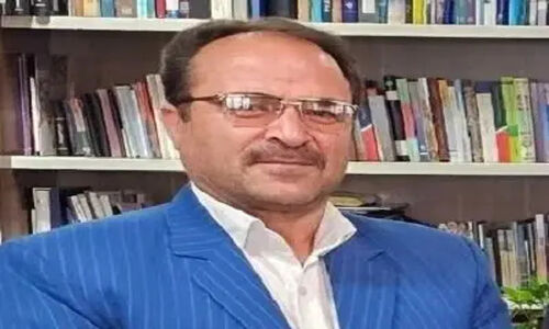 از قالی‌بافی تا ریاست دادگاه؛ داستان الهام‌بخش مردی که با نهضت سوادآموزی زندگی‌اش را دگرگون کرد