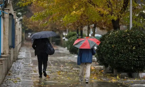 هشدار زرد و نارنجی برای فارس؛ سامانه بارشی فعلی تا صبح فردا فعال است و سامانه جدید در راه!