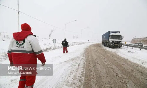 نجات ۲۰۶ گرفتار برف سنگین آذربایجان غربی؛ امدادرسانی فوری در ۹ حادثه ترافیکی