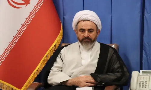 امام جمعه ایلام: نسل جوان باید تاریخ انقلاب اسلامی را بشناسد