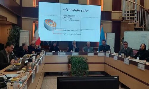 اتهام مهندسی و پول‌پاشی در حضور وزیر علوم/ مجمع غیرقانونی است!