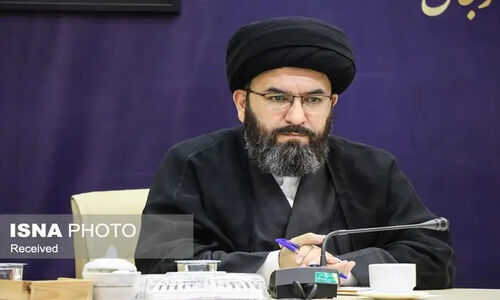 مدیران با برگزاری نماز در اداره‌ها، الگوی مناسبی برای کارمندان باشند