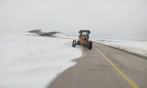 انسداد راه‌های حدود ۴۰۰ روستای آذربایجان شرقی بعد از بارش برف 