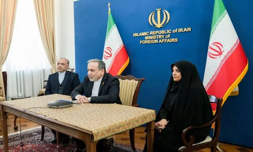 گفت‌وگوی عراقچی با کارکنان سفارت ایران در ونزوئلا 
