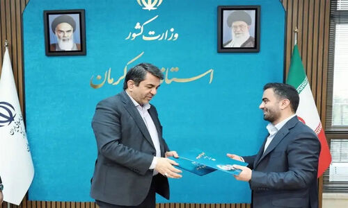 رصد تجدید‌پذیرها | امضای توافق‌نامه توسعه نیروگاه‌های خورشیدی در استان کرمان