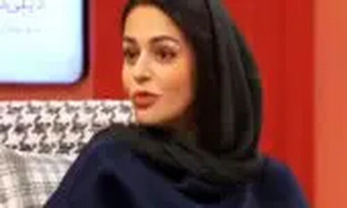 اشتباه کمند امیرسلیمانی در انتخاب استایل برای نمایشگاه؛ با یک حرکت زیباترین تیپ را می‌ساخت!