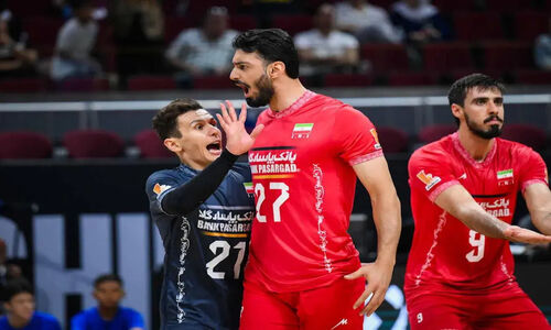 پوستر جالب قهرمان ایران: ستاره تیم ملی و پدرش
