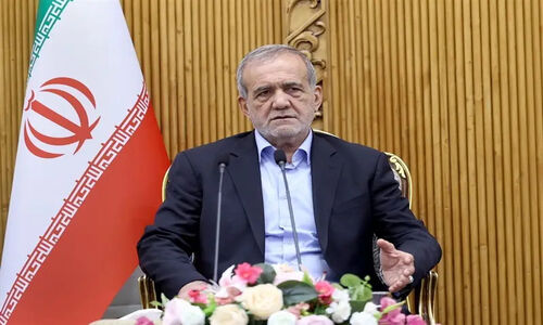 تجلیل رئیس جمهور از خدمات علمی و فرهنگی استاد مهدوی‌راد