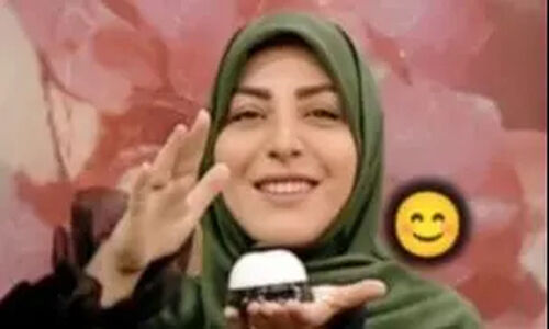 فیلم/ هدیه ویژه دکتر سعید عزیزی به المیرا شریفی مقدم: تو روز مرد هم باز خانوم ها هدیه میگیرن