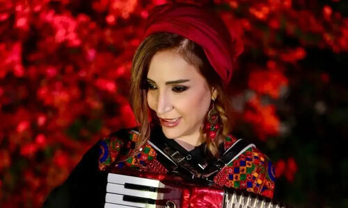 شبنم قلی خانی با اجرای شگفت‌انگیز و چهره‌ای جوان‌تر از همیشه همه را متحیر کرد!