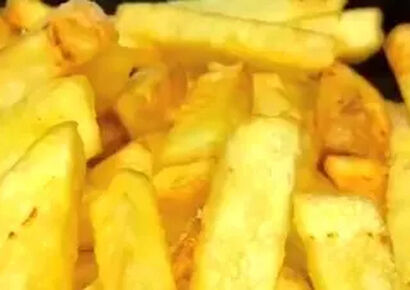 آشپزباشی| طرز تهیه سیب‌زمینی سرخ‌کرده ترد با تکنیکی که در آشپزخانه‌های حرفه‌ای استفاده می‌شود + فیلم