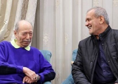 نگاهی به دکوراسیون خانه علی نصیریان در شبی که میزبان پزشکیان و دخترش بود؛ از مبلمانی همرنگ با فرش تا پذیرایی با هندوانه و زولبیا بامیه همراه با آوازخوانی آقابزرگ سینما برای رئیس‌جمهور