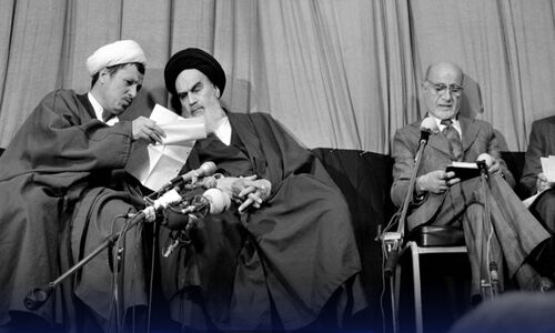 قاب تاریخ |  از انتصاب بازرگان تا بمباران انبار نفت و اتحاد شگفت‌انگیز گلپا و شجریان