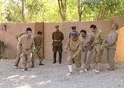 سکانس سراسر خنده از سربازی رفتن مردم در برره +فیلم / این سکانس نه تکرار میشه نه تکراری