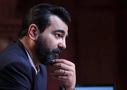 مشاعره بهزاد خلج و متهم با شعر استاد حسین منزوى، فضاى دادگاه رو شاعرانه کرد