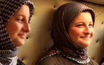 سفر شگفت‌انگیز در زمان با «سارا، نیکا، رحمان و رحیم» در پشت صحنه سریال پایتخت 6!