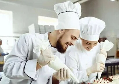 تصاویر/ خلاقیت منحصربفرد و بامزه قنّاد خوش ذوق در طراحی و پخت کیک برای «راننده تاکسی ها»/ باسلیقه خودتی و بس