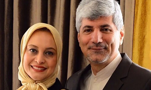 مریم کاویانی در 55 سالگی با میکاپ و کت و شلوار جوون پسند