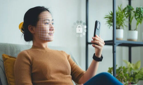 تفاوت‌های اساسی بین Face ID آیفون و Face Unlock اندروید