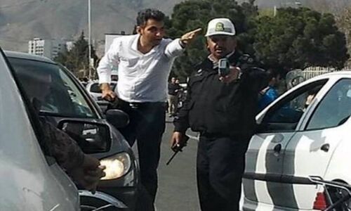 عیادت علی دایی از دست و پای گچ گرفته شده عادل فردوسی پور در بیمارستان بعد تصادف با زانتیا/ خدا خیلی بهش رحم کرد/ دعایش کنید+عکس