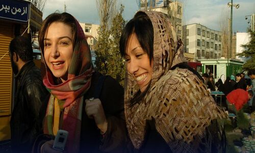 قاب تاریخ| تمرین بوکس سعید راد، استایل ‌دختران تهرانی دهه ۸۰، قالیباف در جنگ، تبلیغ جالب آبمیوه‌گیری توشیبا