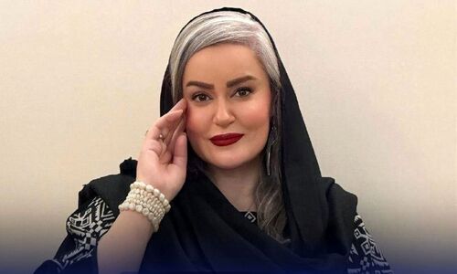 تصویر زیر خاکی از نعیمه نظام دوست در دهه ۷۰ / زمانی که چادر سر می کرد