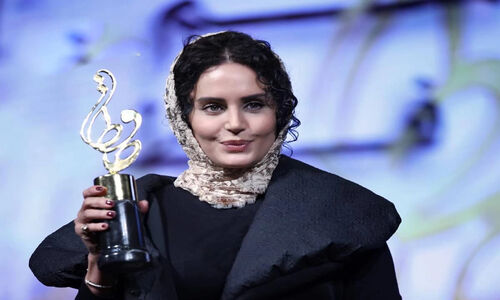 حواشی کج پیله دوباره داغ شد؛ تیپ خانگی و راحت الناز شاکردوست در اکران خصوصی