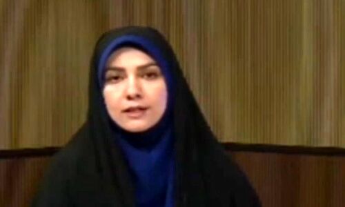 بغض مجری شبکه خبر در آنتن زنده؛ به همسر و مادر و فرزندم سلام میدهم